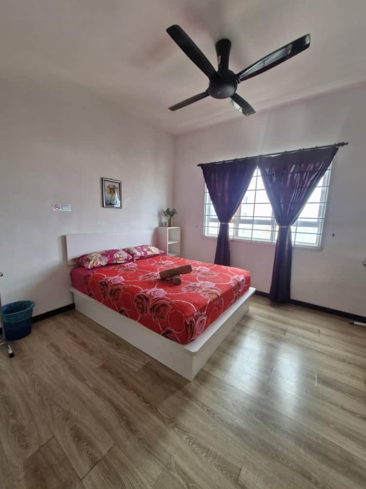 Homestay Camelia Kuala Terengganu Houses 3 Room 2 Bathroom - Near Batu Buruk Beach , Drawbridge, Pasar Payang, Ktcc Mall & Hospital Hsnz エクステリア 写真